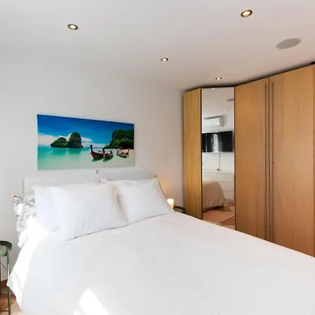 Palm Marina 3 Min Walking From The Sea *